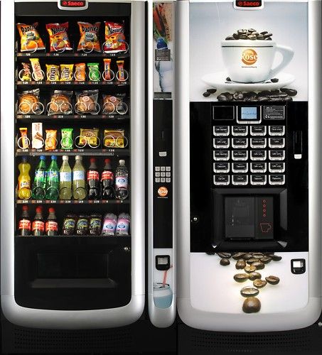 Saeco Kaffeeautomat Atlante und Snackautomat Aliseo nebeneinander